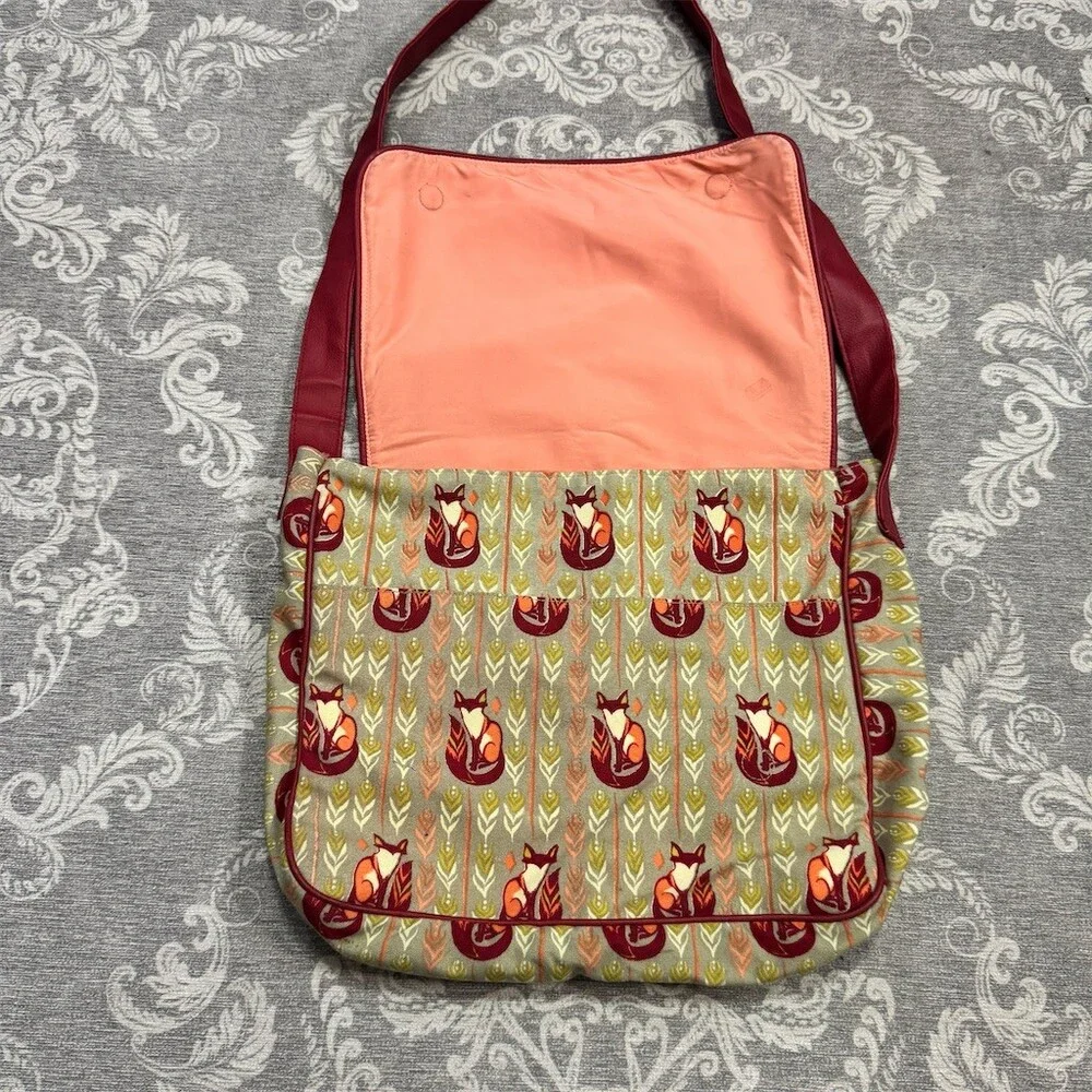 Capri Designs Wilderness Collection Fox Print Flap Crossbody Messenger Bag